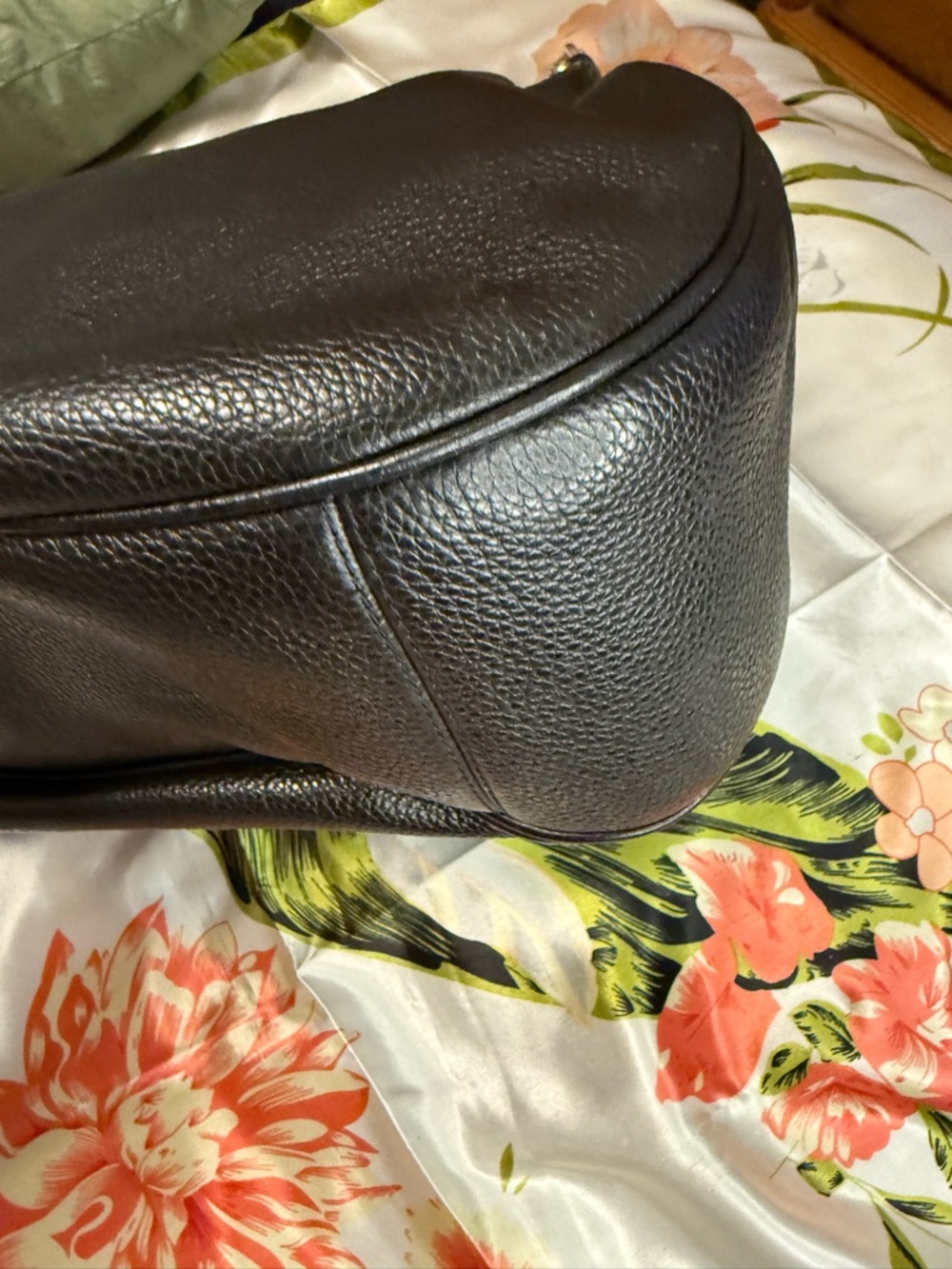Coach Black Leather Shoulder Bag with Gold Hardware - Picture 4 of 14